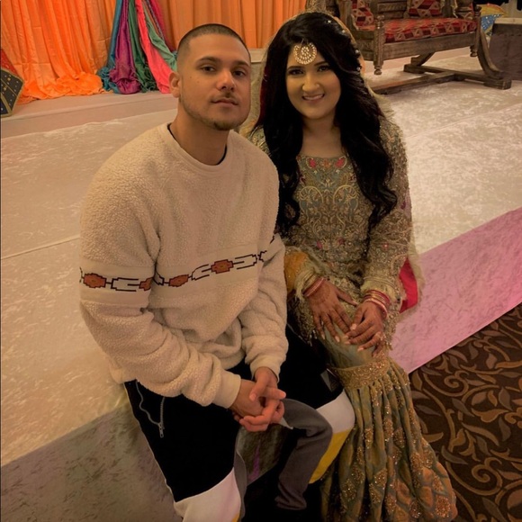 Beautiful customized, hand-made outfit from Pakistan. - Picture 3 of 6